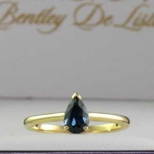 Win a Teal Sapphire 18 carat yellow gold Ring!