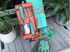 Win a Gorgeous Gardening Bundle - Quality Garden Supplies